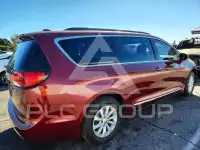 2017 Chrysler PACIFICA photo
