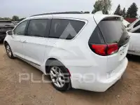 2017 Chrysler PACIFICA фото