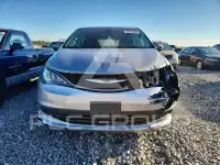 2017 Chrysler PACIFICA photo