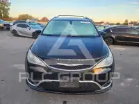 2017 Chrysler PACIFICA photo