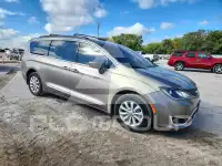 2017 Chrysler PACIFICA фото