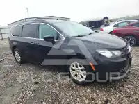 2017 Chrysler PACIFICA photo