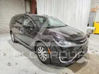 2017 Chrysler PACIFICA photo