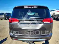 2017 Chrysler PACIFICA photo