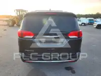 2017 Chrysler PACIFICA photo