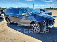 2017 Chrysler PACIFICA photo
