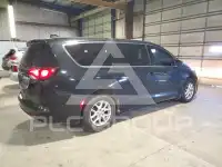 2017 Chrysler PACIFICA photo