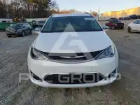 2017 Chrysler PACIFICA photo