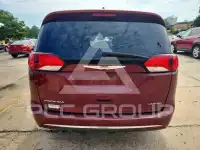 2017 Chrysler PACIFICA photo