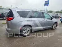 2017 Chrysler PACIFICA photo