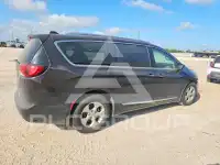2017 Chrysler PACIFICA фото