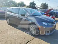 2017 Chrysler PACIFICA photo