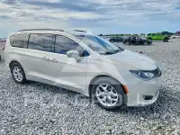 2017 Chrysler PACIFICA фото