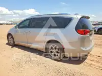 2017 Chrysler PACIFICA photo