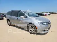 2017 Chrysler PACIFICA photo