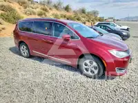 2017 Chrysler PACIFICA фото