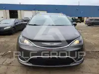 2017 Chrysler PACIFICA photo