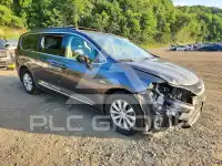 2017 Chrysler PACIFICA фото