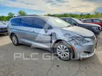 2017 Chrysler PACIFICA фото