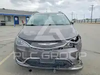 2017 Chrysler PACIFICA фото