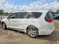 2017 Chrysler PACIFICA photo