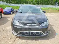 2017 Chrysler PACIFICA photo