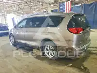 2017 Chrysler PACIFICA photo