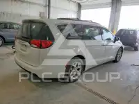 2017 Chrysler PACIFICA photo