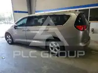 2017 Chrysler PACIFICA photo
