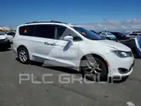 2017 Chrysler PACIFICA photo