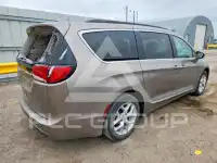 2017 Chrysler PACIFICA photo