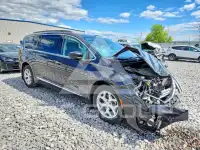 2017 Chrysler PACIFICA photo