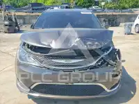 2017 Chrysler PACIFICA photo