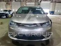 2017 Chrysler PACIFICA photo