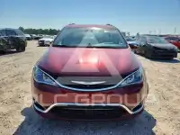 2017 Chrysler PACIFICA photo