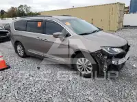 2017 Chrysler PACIFICA photo