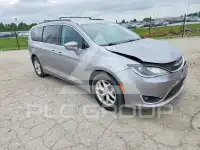 2017 Chrysler PACIFICA photo