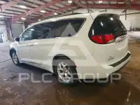 2017 Chrysler PACIFICA photo