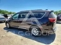 2017 Chrysler PACIFICA photo