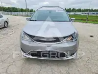 2017 Chrysler PACIFICA photo