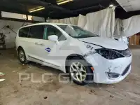 2017 Chrysler PACIFICA фото