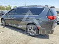 2017 Chrysler PACIFICA photo