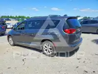 2017 Chrysler PACIFICA photo