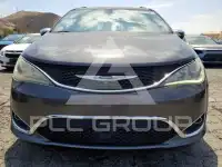 2017 Chrysler PACIFICA photo