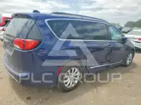 2017 Chrysler PACIFICA photo