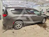 2017 Chrysler PACIFICA фото