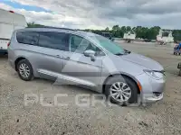 2017 Chrysler PACIFICA фото