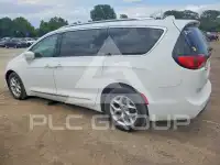 2017 Chrysler PACIFICA photo