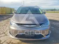 2017 Chrysler PACIFICA photo