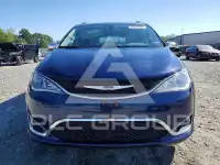 2017 Chrysler PACIFICA photo